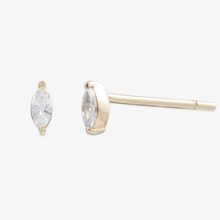 Boucles d'oreilles clous en or massif 18K avec diamants ovales 0.07ct (Total)