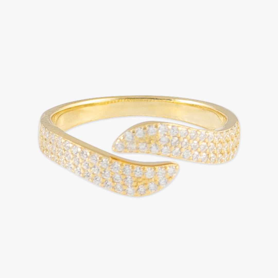 Elegant Wave Ring with Zirconia Stones - Herzschmuck