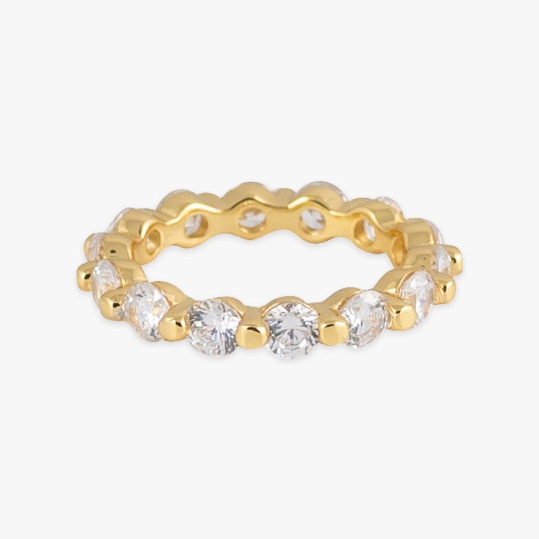 Golden Ring with Round White Zirconia Crystals - Elegance and Shine for Your Hand - Herzschmuck