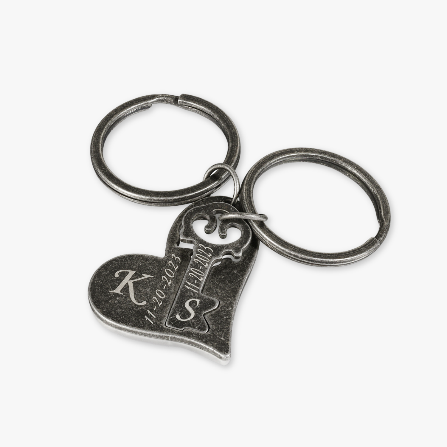 Personalized Couple's Keychain Set – Dark Grey Heart & Key Charms with Custom Engraving - Herzschmuck